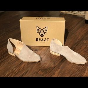Women’s flats